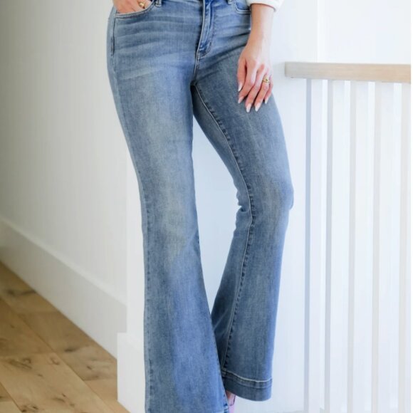 Judy Blue Mid Rise Wide Leg Jeans - Picture 1 of 3